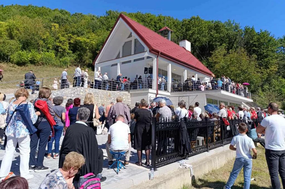 U Goraždu svečano otvorena novoizgrađena crkva Blaženih Drinskih mučenica