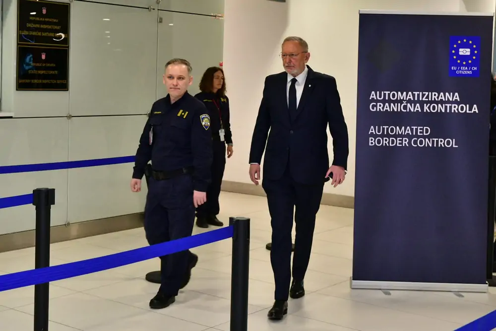 Božinović: Počinje novo razdoblje digitalizacije granica